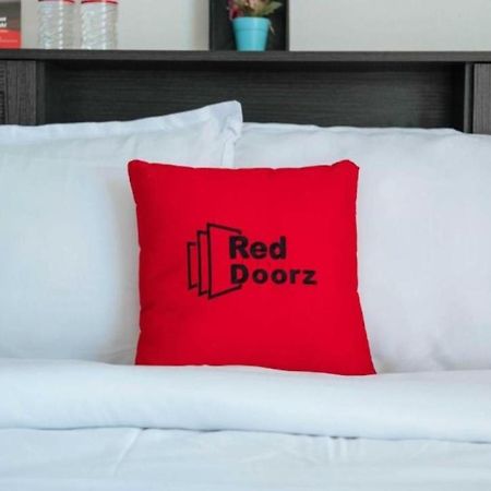 RedDoorz Plus @ Kaizen Suites Taft Avenue Manila Exterior foto